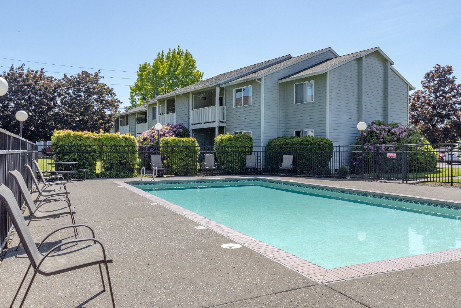 gresham-village-square Image 9